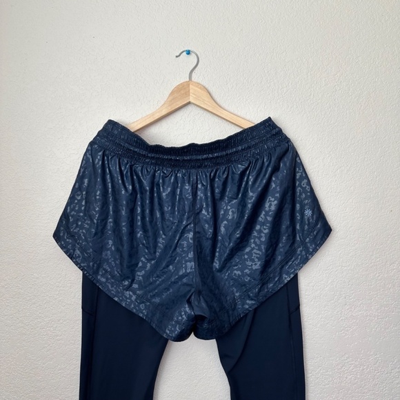 Athleta Rainier 2 in 1 Tight  Women's Size L  High Rise Water Repellent Workout - Picture 7 of 16